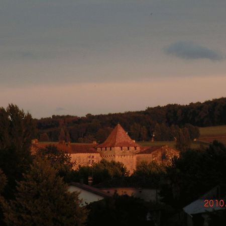 Chateau De Fourcès エクステリア 写真