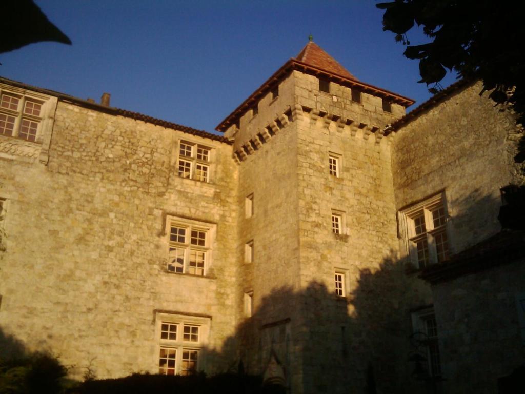Chateau De Fourcès エクステリア 写真