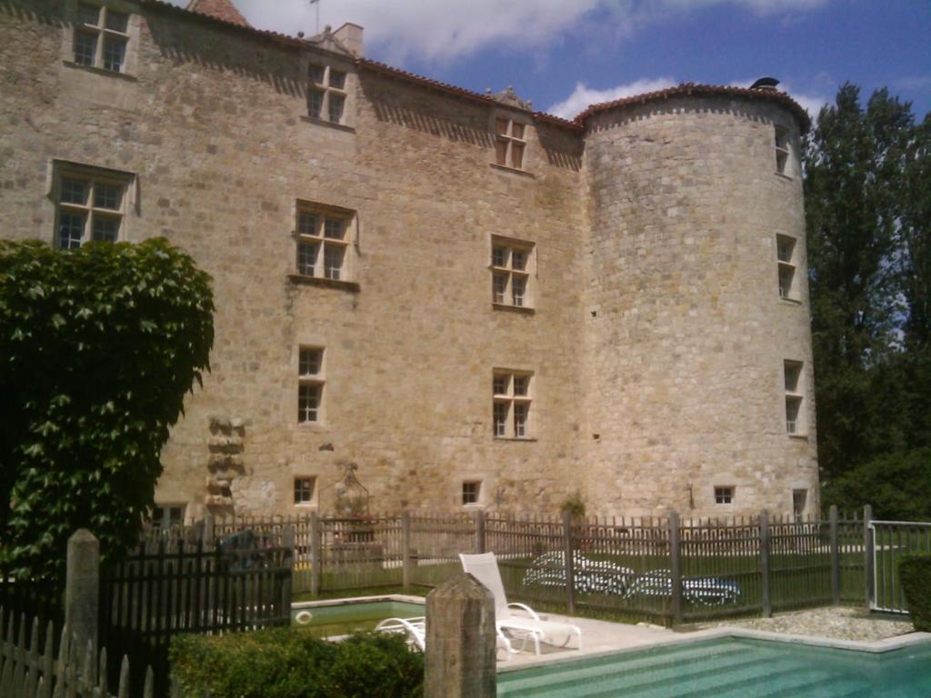 Chateau De Fourcès エクステリア 写真