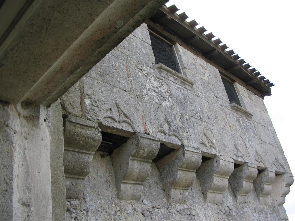 Chateau De Fourcès エクステリア 写真