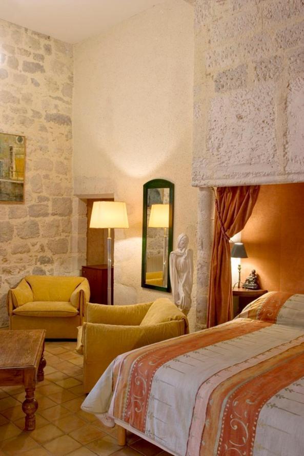 Chateau De Fourcès エクステリア 写真